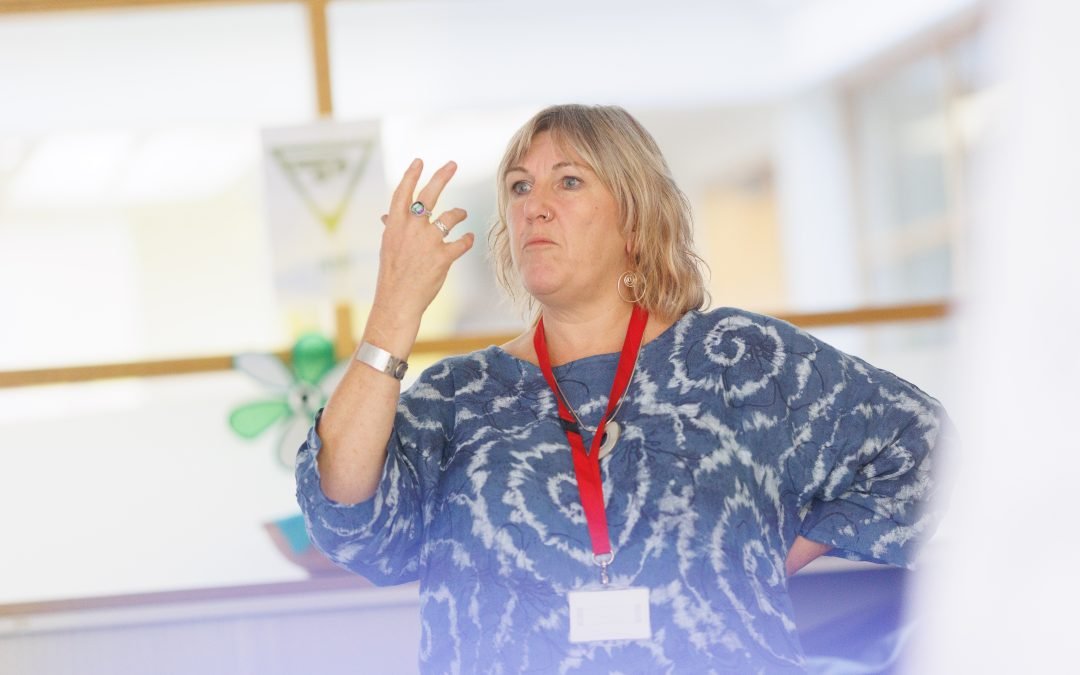 How to have gravity without the boring